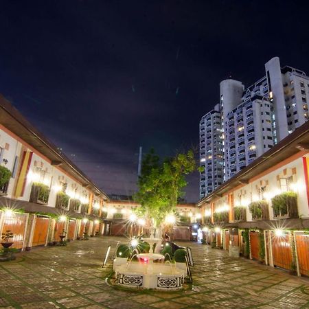 Victoria Court Suites Pasig 外观 照片