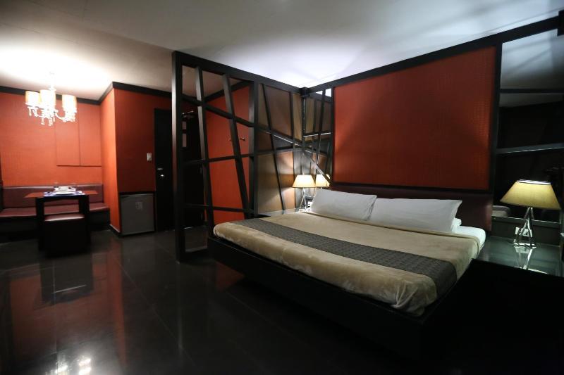 Victoria Court Suites Pasig 外观 照片