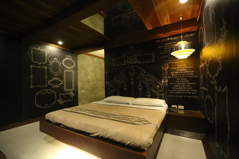 Victoria Court Suites Pasig 外观 照片