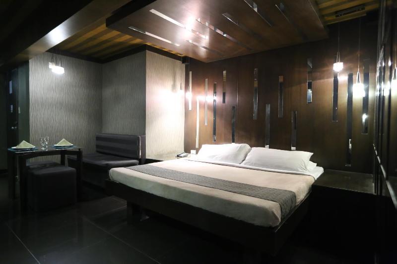 Victoria Court Suites Pasig 外观 照片