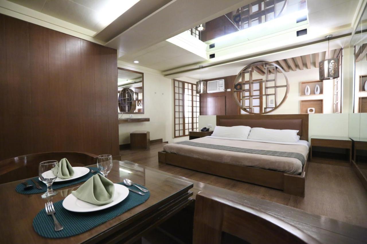 Victoria Court Suites Pasig 外观 照片